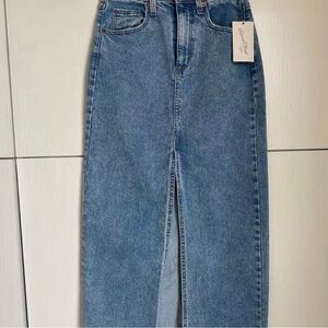 Universal Thread Light Blue Straight Leg Jeans